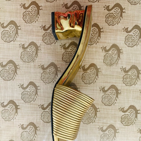 ZARA original Women’s gold heels - Picture 5 of 9